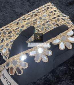 Ribete de encaje bordado con lentejuelas doradas premium en forma de flor para Saree, Lehenga, Blusa, Prendas Étnicas y Bolsos - Product Image 6