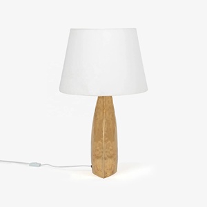 Lámpara de Mesa de Metal Forjado Artesanal con Acabado Dorado Martillado y Pantalla de Lino, Construcción Duradera, Iluminación Ambiental Elegante para el Hogar - Product Image 3