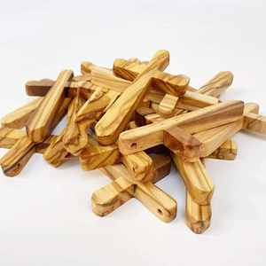 Collier pendentif croix en bois, collier croix en bois sculpté à la main, croix de poche religieuse en bois - Product Image 4