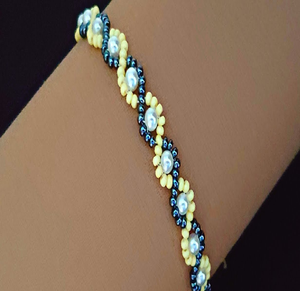 Lot de bracelets élastiques en perles acryliques translucides, transparentes et colorées, à prix de gros. - Product Image 3