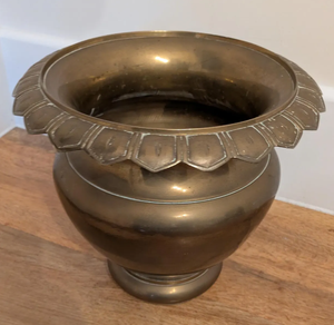 Vase à fleurs en métal doré rustique de luxe, forme d'urne décorative, pot de fleurs pour centre de table de mariage et d'événements, très demandé - Product Image 4