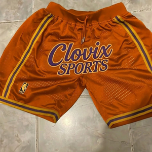 Shorts de basketball pour hommes CLOVIX SPORTS, couleur violet, avec bandes latérales dorées, respirant, en polyester, taille élastique avec cordon de serrage, style sportif - Product Image 2