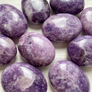 หินอเมทิสต์ขัดเงาทรงรี รูปทรงปาล์มสโตน เทคนิคโมเสก ยี่ห้อ Rais Agate สำหรับงานฮวงจุ้ย การทำสมาธิ ของตกแต่งวันหยุด และของสะสม - Product Image 3