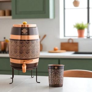 Distributeur d'eau froide en cuivre avec motif décoratif et accents en cuivre pour la maison - Product Image 3