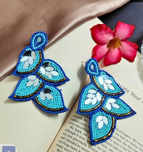 Pendientes Tradicionales con Cuentas |   Pendientes de Plata con Cuentas |   Pendientes con Bordado de Cuentas en Rosa y Naranja | - Product Image 2