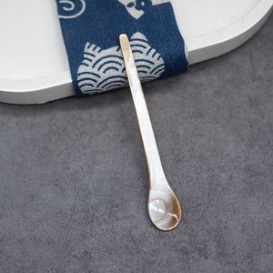 Cuillère à caviar en nacre écologique avec logo personnalisé, fabrication artisanale de luxe, style moderne et élégant, pour hôtels, restaurants et fournitures de traiteur - Product Image 5