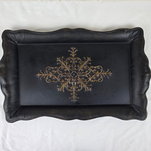 Plateau de service élégant en métal plaqué, vintage, argenté, gravé, décoratif, pour buffet, restauration et usage domestique à bas prix - Product Image 4