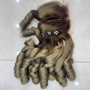 ผมต่อแบบเวอร์จิ้นเวียดนามแท้ 100% แบบซุปเปอร์ดับเบิ้ลดรอน สีเทาเข้ม/เทาอ่อน ฟันมี บอนซี่เคิร์ลส์  แบบเวิร์ฟท์คู่  สำหรับต่อผมและทำวิก - Product Image 6