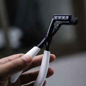 Pince à micro-liens angulaire pour extensions capillaires, outils de précision en acier inoxydable, équipement de salon, vente directe usine - Product Image 4