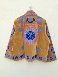 Nouveau Manteau Kimono Indien Bohème en Velours Brodé Motif Chameau Suzani, Veste Courte Florale Indienne pour Femme, Idéal pour les Festivals - Product Image 4
