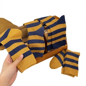 Wholesale <b>Men</b> Athletic Crew <b>Socks</b> Custom Logo Moisture Wicking Cushioned <b>Sports</b> <b>Socks</b> for Running Training and Gym - Product Image 5