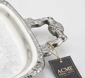 ถาดเสิร์ฟอะลูมิเนียมสีเงินงานฝีมือจากอินเดีย ยี่ห้อ Elegant Acme Metal  ขอบสลักลายดอกไม้  ผิวขัดเงา สำหรับใช้ในบ้าน - Product Image 2