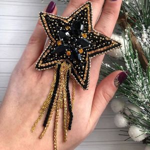 Broche Artesanal Bordado con Cuentas, Hecho a Mano, Joyería de Moda para Niños, Accesorio de Boda, Pin de Moda Bordado Colorido - Product Image 1