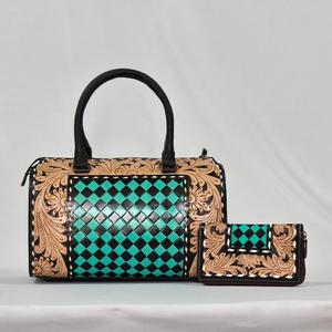 Bolsa de Viaje de Cuero Genuino con Diseño Floral Hecho a Mano, Color Verde Azulado y Marrón, Cierre de Cremallera, Diseño Duradero - Product Image 5