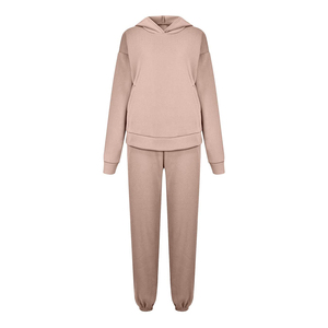 Colección de chándales para mujer diseñados para un estilo de vida activo que ofrece comodidad, transpirabilidad, estilo y un atractivo moderno. - Product Image 6