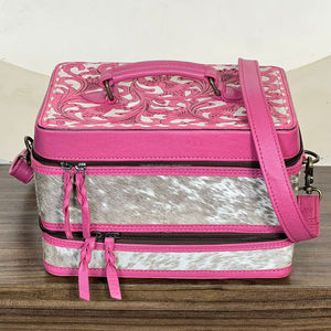 Sac de voyage cosmétique en cuir véritable fait main et gravé à la main avec bandoulière, en cuir de vachette à poils, double compartiment pour bijoux - Product Image 4