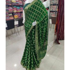 Sari de Seda Verde con Bordado Zari Dorado, Traje Tradicional Indio para Bodas, para Mujer, Largo hasta el Suelo, Corte Regular - Product Image 1