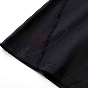 Camiseta de compresión OEM para hombre, transpirable, elástica, para entrenamiento deportivo y uso diario, ropa deportiva de compresión personalizada para hombre - Product Image 4