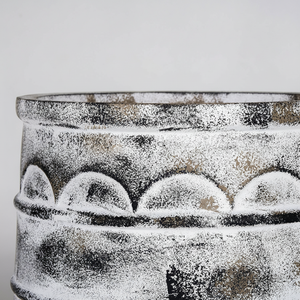 Juego de Macetas Modernas Minimalistas LEO para Interiores/Exteriores, 3 Macetas de Fibra de Cemento Gris con Diseño Acanalado, Macetas para Flores de Vietnam - Product Image 1