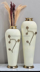 Vases à fleurs en métal Meilleur décor d'intérieur et design fait à la main Vase à plantes vertes et vases à fleurs Idéal pour la maison - Product Image 4