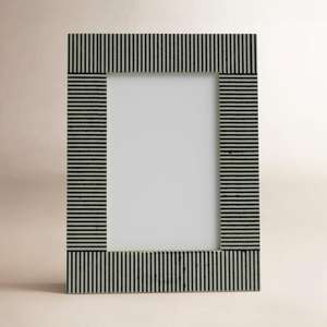 Cadre photo artisanal poli imitation os – Léger et durable - Product Image 6