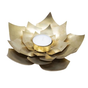 Soporte de luz de té de loto Soporte de vela dorado Soporte de luz de té para Diwali Nuevo Metal dorado Diseño de loto Luz de té Decoración de oficina en casa - Product Image 1