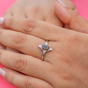 Anillo Solitario de Cuarzo Ahumado con Corte Esmeralda y Moissanita, Plata de Ley 925, Anillo de Cóctel, Elegante Regalo para Mujer - Product Image 4