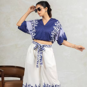 ชุดเซ็ตสองชิ้นลายพิมพ์ดิจิทัลแบบนามธรรม ทำมือ ใส่ได้ทุกวัน ปรับแต่งได้ ผลิตจากโพลีเอสเตอร์ คอวี แต่งลูกไม้ ระบายอากาศได้ดี เป็นมิตรต่อสิ่งแวดล้อม - Product Image 3