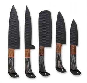 Juego de 5 utensilios de cocina artesanales de acero forjado con óxido negro, textura martillada de nido de abeja y mango de madera bicolor - Product Image 5