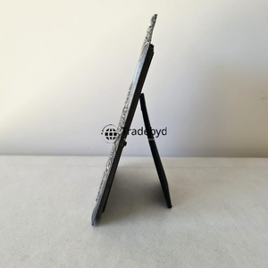 กรอบรูปโลหะหรูหรา ดีไซน์เนอร์ ตกแต่งโต๊ะ โดย Tradebyd - Product Image 5