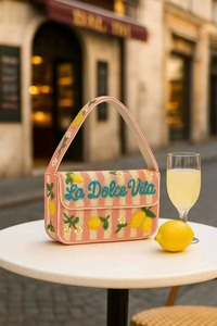 Cartera y Monedero Artesanal de Resina con Cuentas para Mujer, Estilo Étnico Tradicional, Accesorio de Moda Hecho en India - Product Image 3
