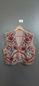 Chaleco de Terciopelo Bordado Estilo Prairie Chic, Diseño Floral, Cuello en V, Sin Mangas, Chaqueta para Mujer, Primavera, Otoño, Invierno, Diseño Hecho a Mano - Product Image 6