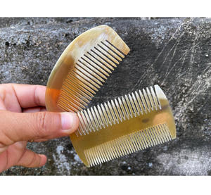 Peigne en corne de buffle naturelle en gros, accessoire pour cheveux - Product Image 1