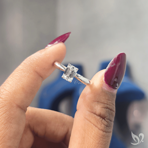 Anillo de Compromiso con Diamante Cultivado en Laboratorio, Corte Esmeralda de 1 Quilate, Certificado IGI, Engaste Solitario con Tallo Puntiagudo, Oro Blanco de 10K, para Boda - Product Image 4