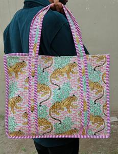 Bolsa de Mano Resistente con Diseño Floral Geométrico a Rayas, Nueva Colección 2026, Acolchada de Algodón, con Correa de Hombro y Gran Capacidad - Product Image 4