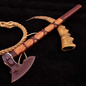 Hache de Bûcheron en Acier à Haute Teneur en Carbone Forgée à la Main, Manche en Bois Personnalisé OEM, Forge Nordique, 4 Lames, Longueur Totale 500mm pour le Travail du Bois - Product Image 2