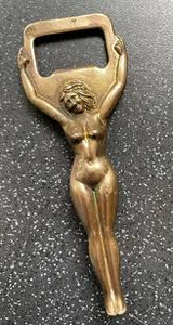 Abridor de Botellas de Cerveza Decorativo de Latón Hecho a Mano con Figura de Mujer Desnuda, Herramienta de Bar Coleccionable para Entretenimiento y Regalos - Product Image 5