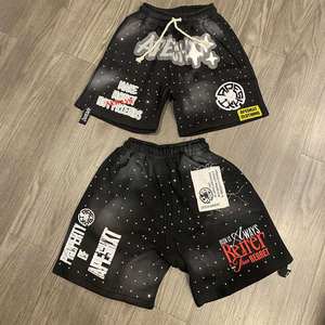 กางเกงขาสั้นสตรีทแวร์สีกากีประดับเพชรเทียมสำหรับผู้ชาย สไตล์ลำลอง มีเชือกผูก เอวใหญ่ ลายกราฟิก แฟชั่นฤดูร้อน - Product Image 4