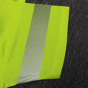 Camisa de Trabajo de Alta Visibilidad para Hombre, Manga Corta, Verde Lima con Base Negra y Rayas Plateadas - Product Image 4