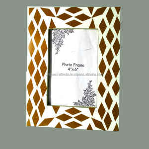 Cadres photo en bois luxueux et écologiques avec incrustations de os, motifs complexes faits à la main pour une décoration intérieure élégante |   Premium - Product Image 4