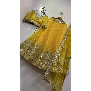 Robes de soirée jaunes FB, robes de club élégantes, lehenga choli avec des travaux de miroir en papier complexes - Product Image 6