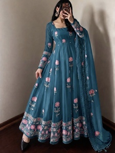 Ensemble robe Anarkali en soie Fendy avec broderie de sequins, pantalon micro-couture et dupatta pour tenue de soirée femme HI 1724 - Product Image 2