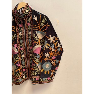 Blazer en velours noir brodé pour femme, col mandarin, motif floral, surpiqûres faites à la main, veste ouverte pour l'automne, taille unique - Product Image 4