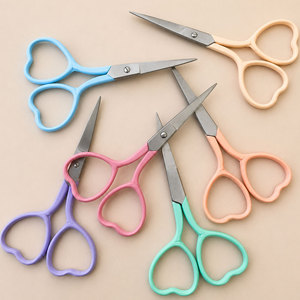 Petits ciseaux à coudre avec poignée en forme de cœur, en acier inoxydable, pointe acérée, outil d'artisanat de broderie - Product Image 6