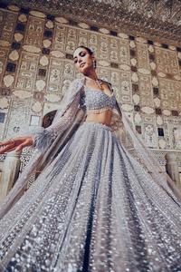 Lehenga Choli, Traje Tradicional Indio para Bodas, Bellamente Diseñado con Lentejuelas para Ocasiones Especiales, Atuendo Elegante para Mujer - Product Image 2