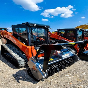 Cargadora de orugas Kubota con trituradora, motor diésel, hidráulica de alto flujo, movimiento de 2 velocidades, cabina totalmente cerrada, alta capacidad de carga - Product Image 3