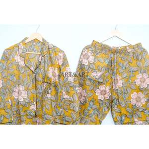 Conjunto de Pijama Elegante de Algodón Suave con Estampado Floral Digital para Mujer, Ropa de Dormir Amarilla de Larga Duración para Vacaciones de Primavera y Uso Diario - Product Image 6