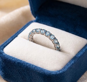 Anillo de Eternidad Completo con Topacio Azul Natural Redondo en Plata de Ley 925, Joyería Fina, Memoria Jewels, Venta al Por Mayor - Product Image 6