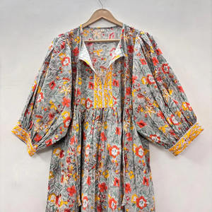 Robe mini en coton écologique à imprimé floral fait main, col en V, manches 3/4, dentelle, ourlet à volants, style Kyra, chinoiserie - Product Image 2