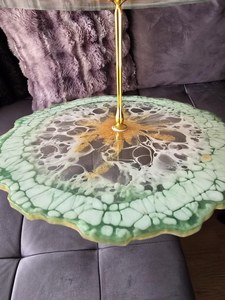 Soporte de Resina Hecho a Mano de Tres Niveles, Verde Dorado, para Servir y Exhibir - Product Image 3
